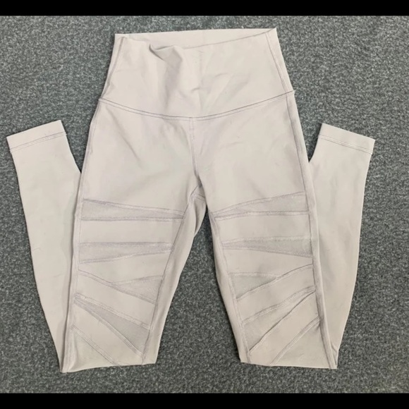 Lululemon Wunder Under Tech Mesh 4 - Picture 4 of 4